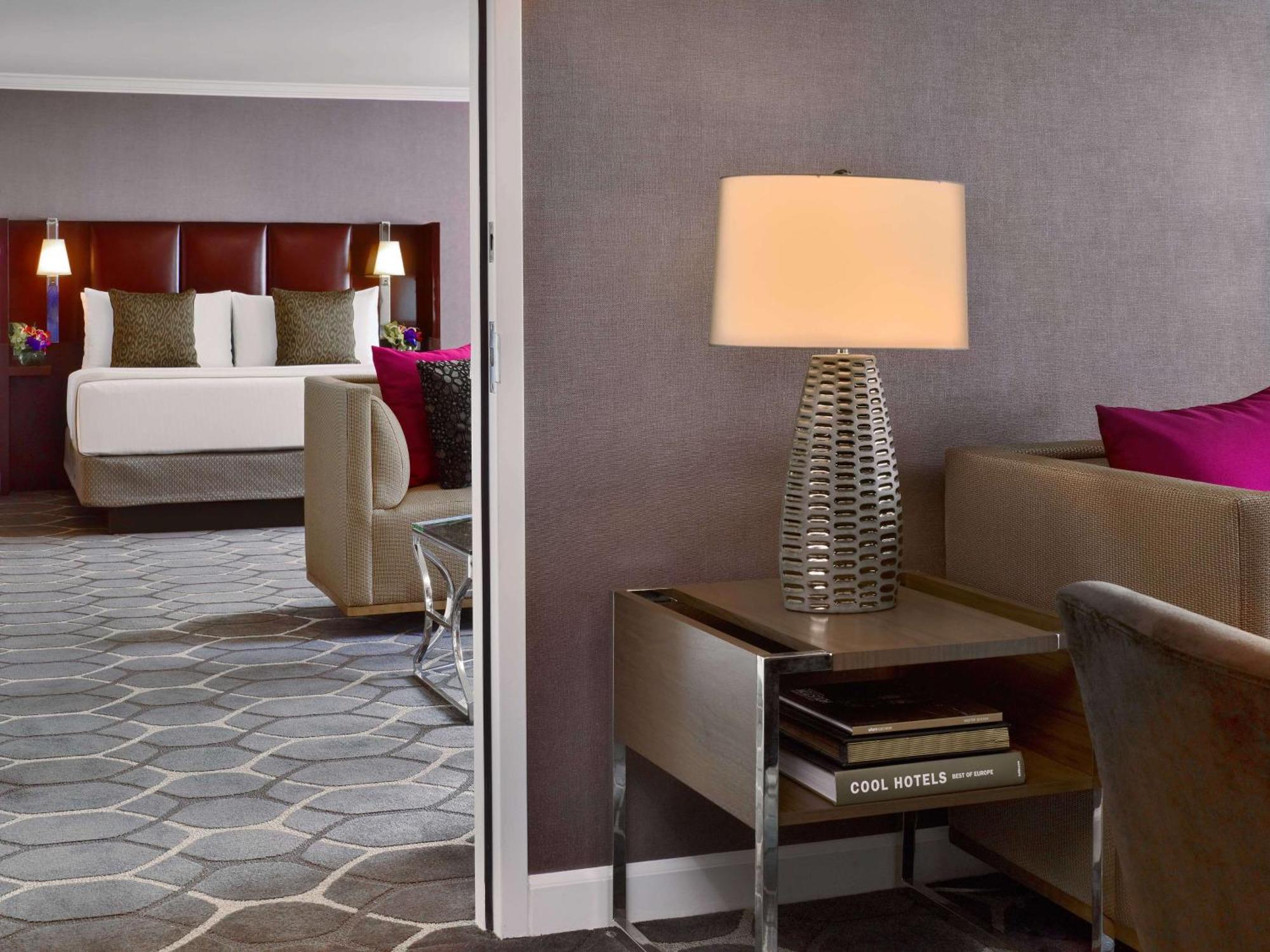 One-Bedroom King Suite